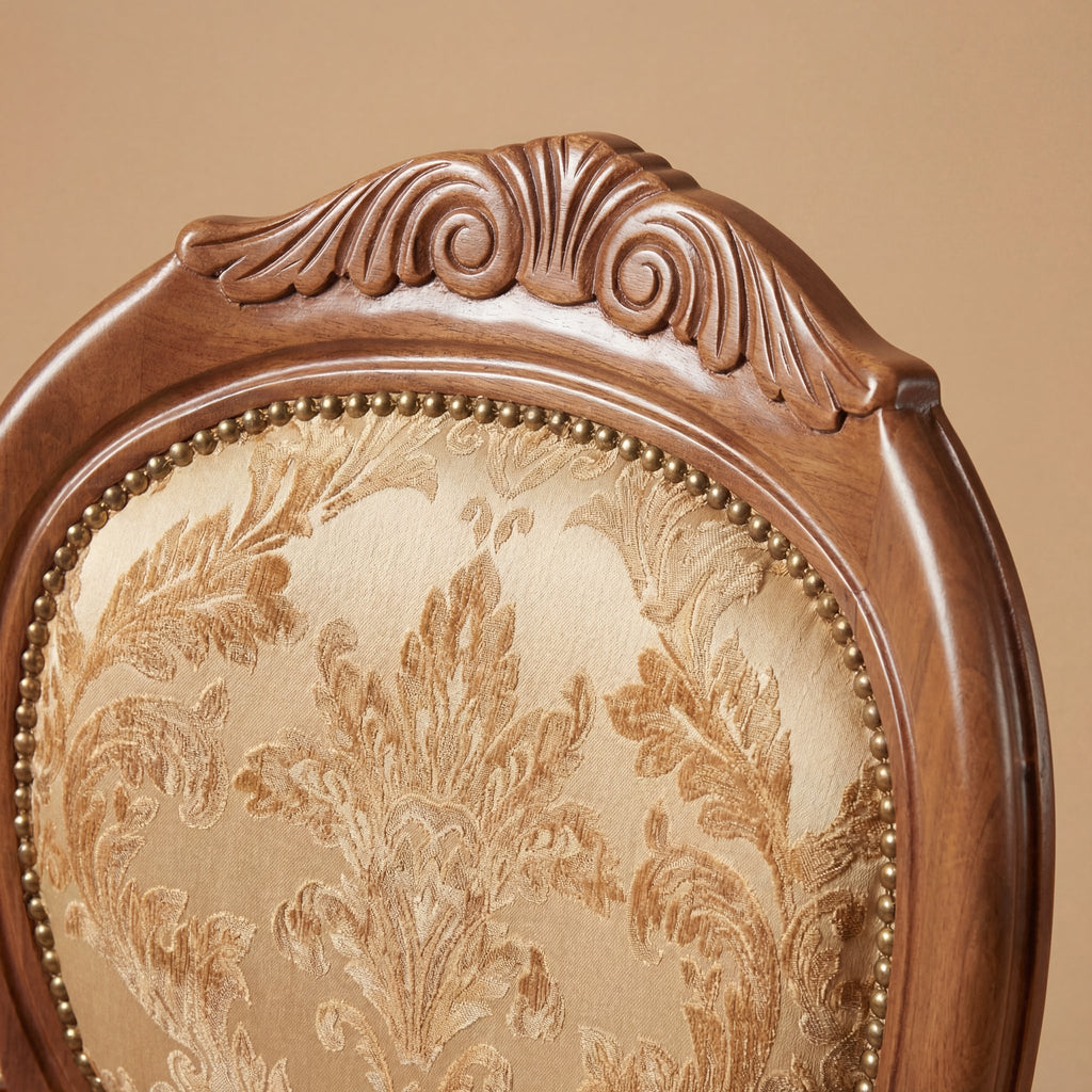 Der 'Louis-Philippe Foglia' Esszimmer-Armlehnstuhl | Klassisches Walnuss-Finish