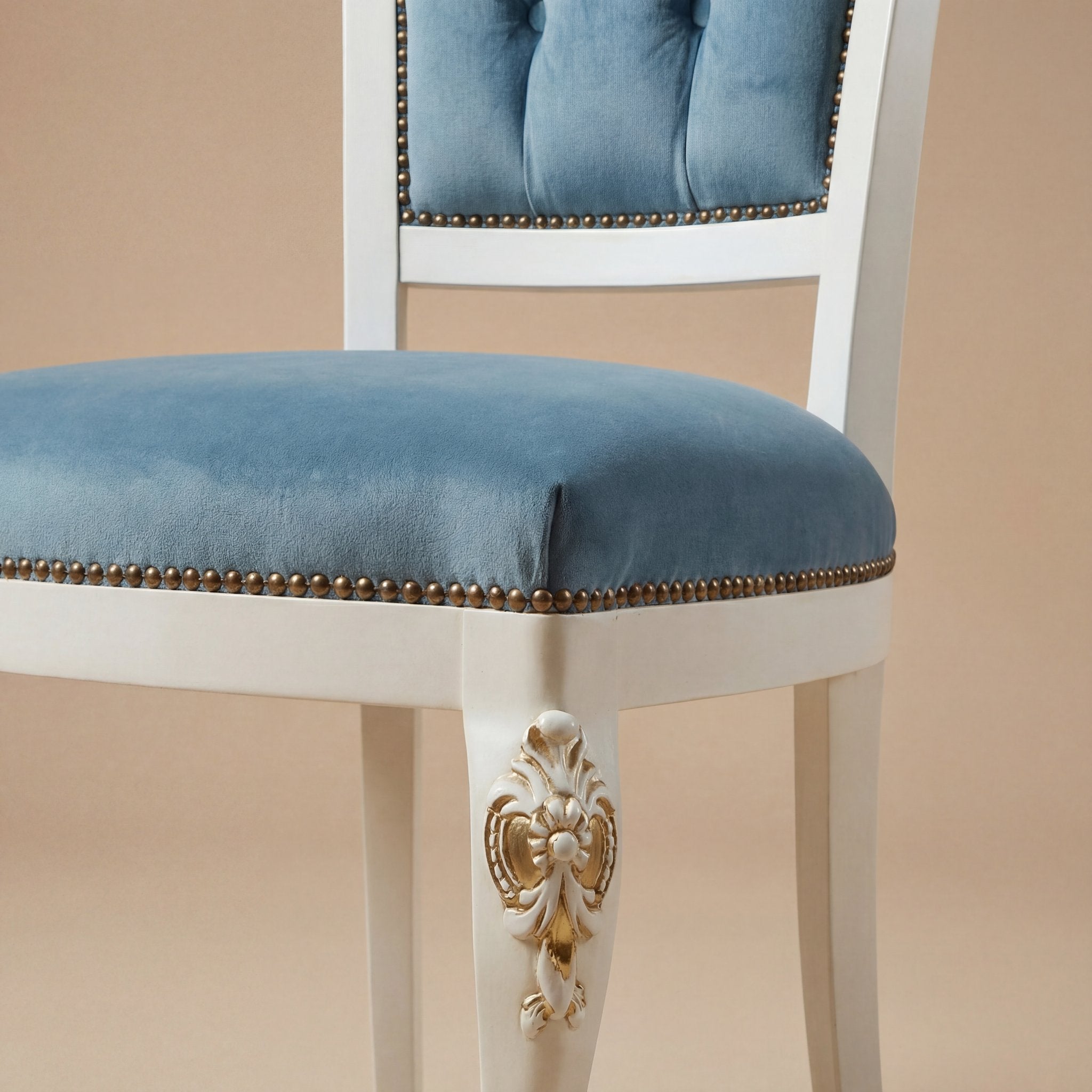 La chaise à manger 'Venere' Édition Or | Bois de hêtre massif blanc & Velours capitonné