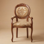 Der 'Louis-Philippe Foglia' Esszimmer-Armlehnstuhl | Klassisches Walnuss-Finish